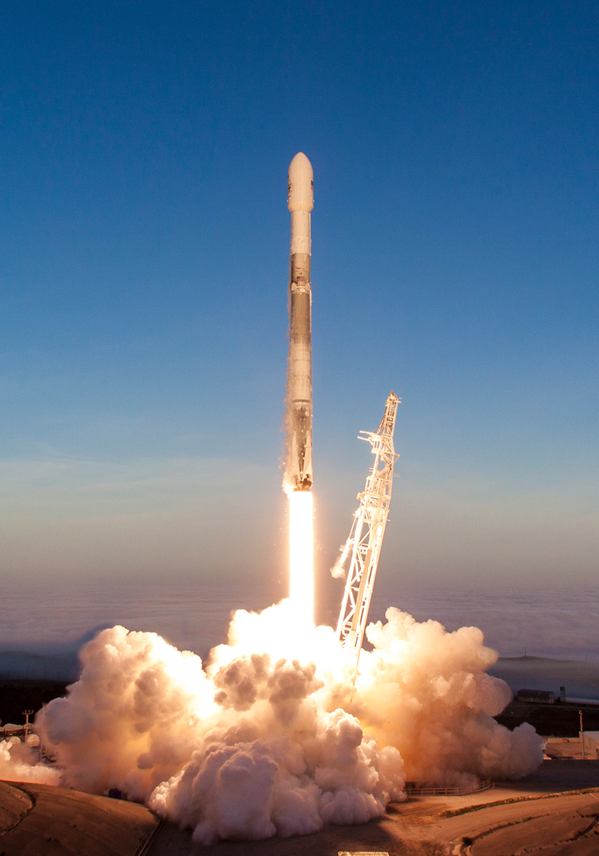 SpaceX Falcon 9 ロケットモデル F9_DM2_LAUNCH_800x1200_Mobile.jpg