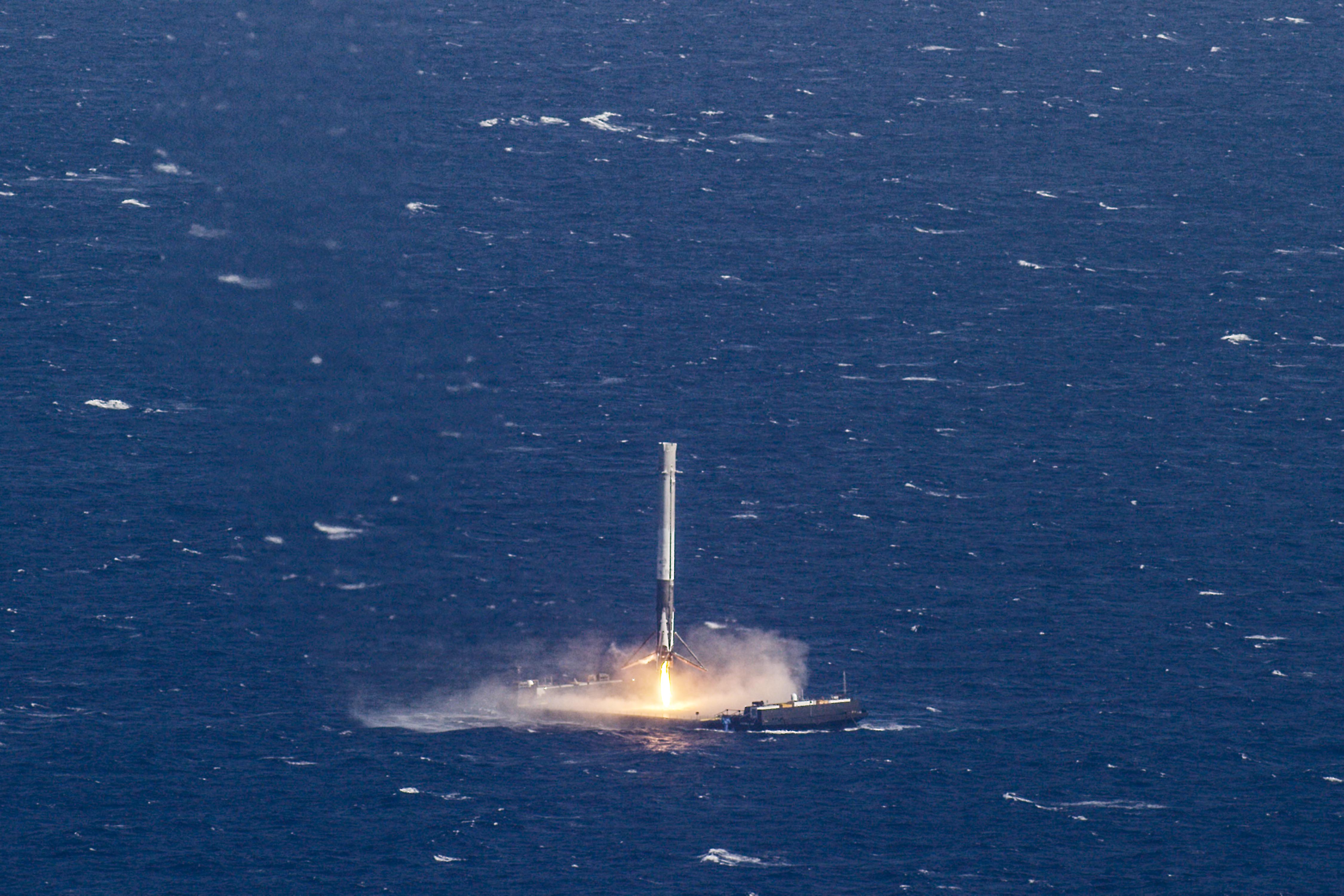 Falcon 9 Lands on Droneship